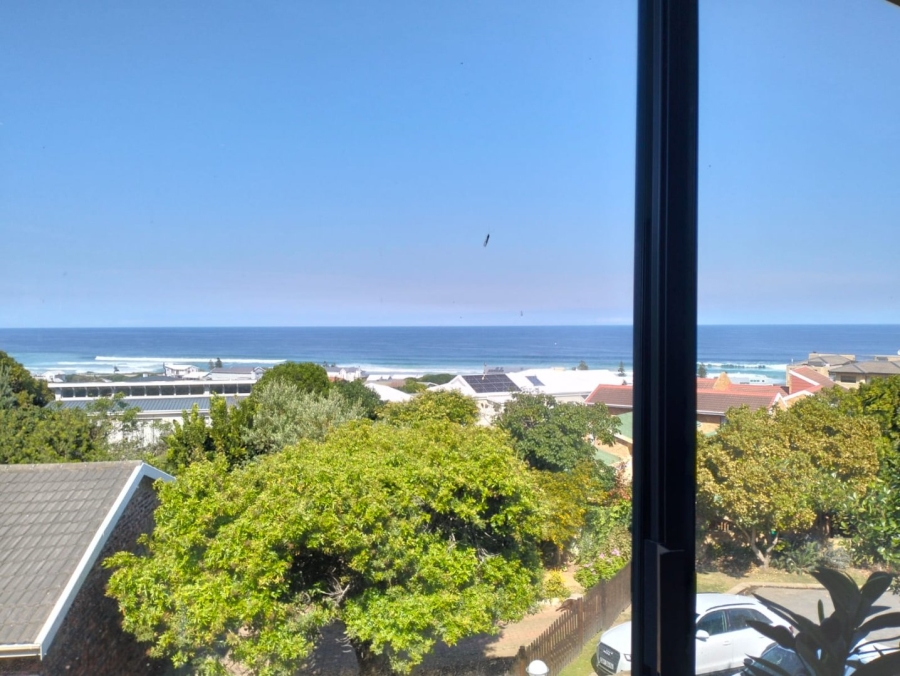 To Let 5 Bedroom Property for Rent in Glentana Western Cape